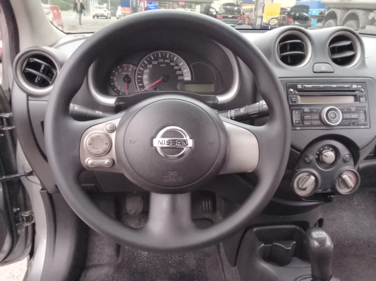 Nissan NISSAN MARCH 1.6 SV